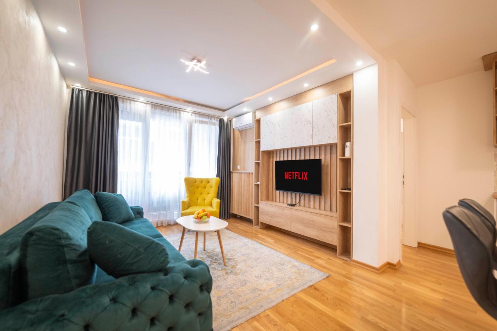 Lukavica Apartment 5 Star מראה חיצוני תמונה