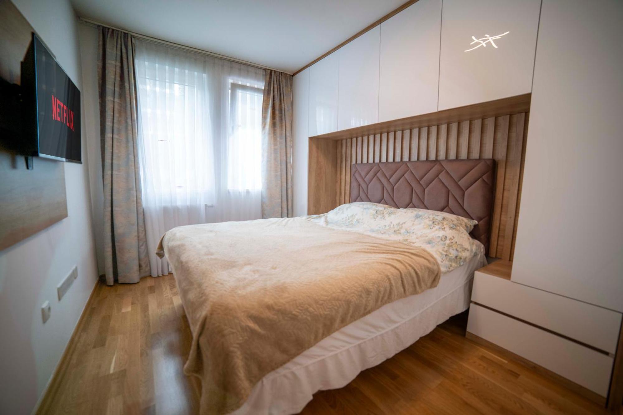 Lukavica Apartment 5 Star מראה חיצוני תמונה