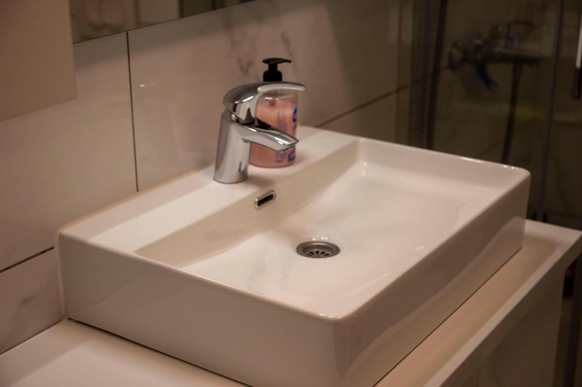Lukavica Apartment 5 Star מראה חיצוני תמונה