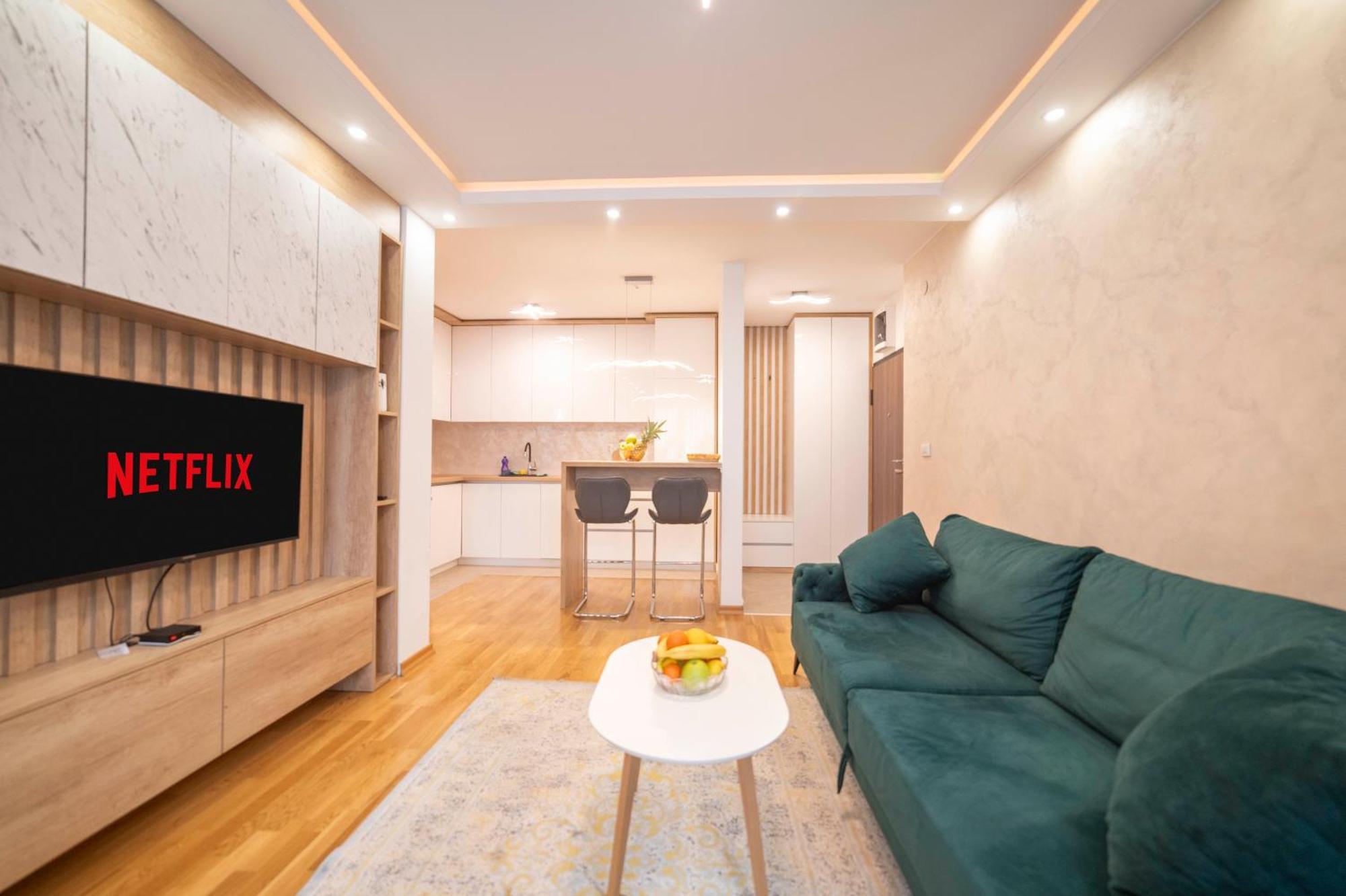 Lukavica Apartment 5 Star מראה חיצוני תמונה