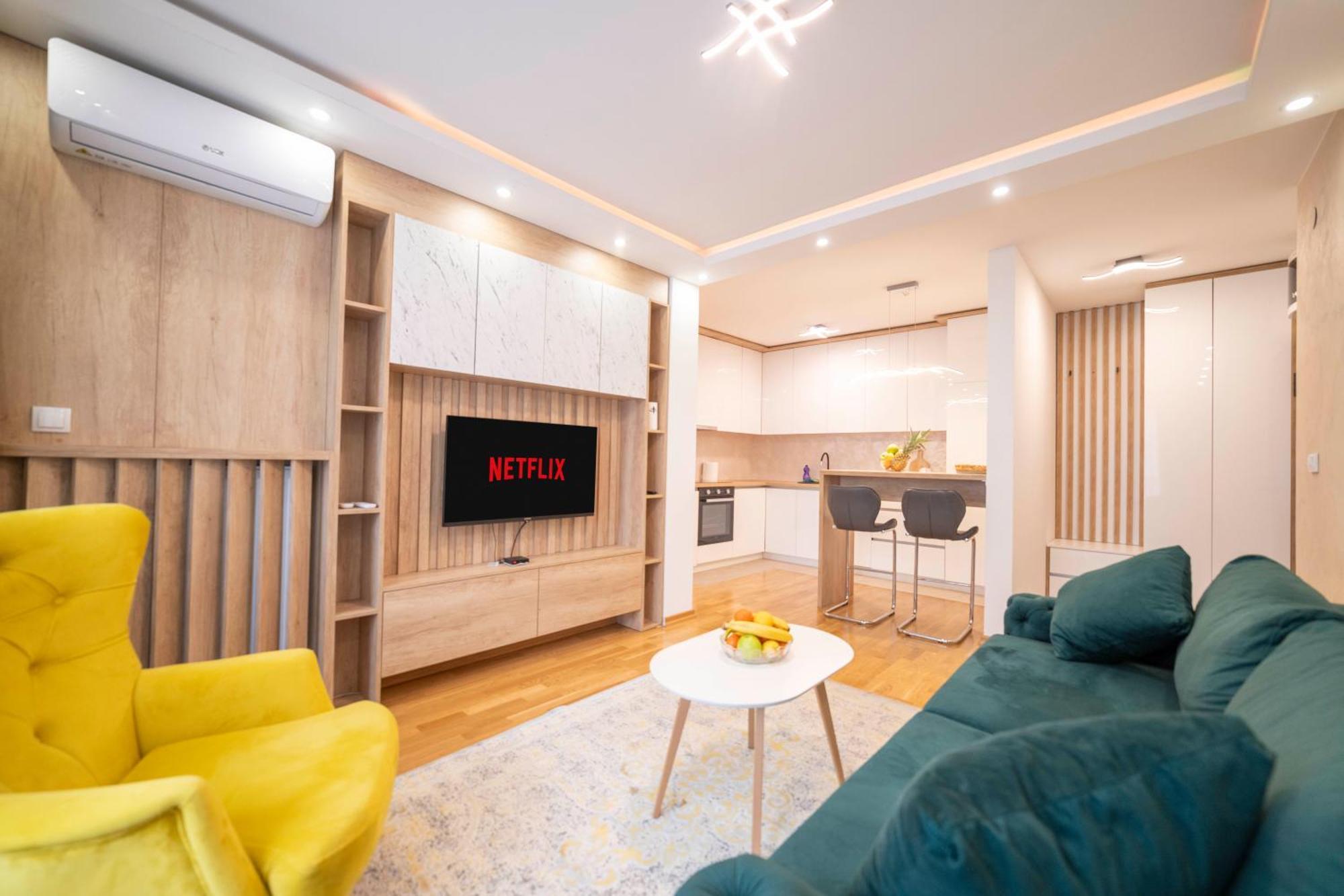 Lukavica Apartment 5 Star מראה חיצוני תמונה