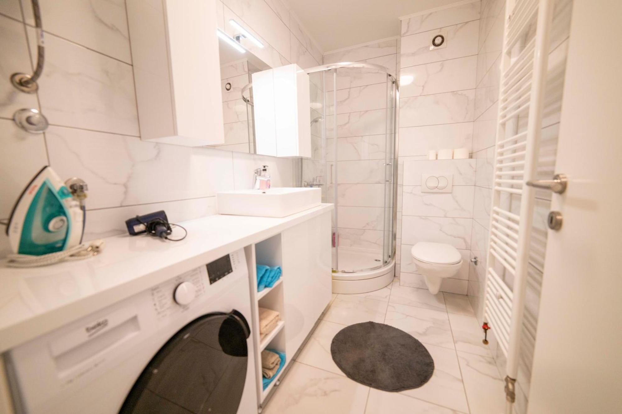 Lukavica Apartment 5 Star מראה חיצוני תמונה