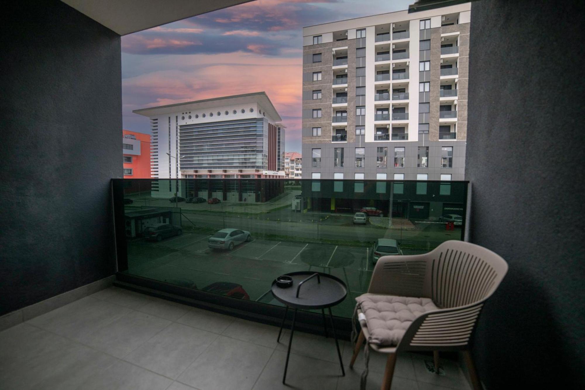 Lukavica Apartment 5 Star מראה חיצוני תמונה