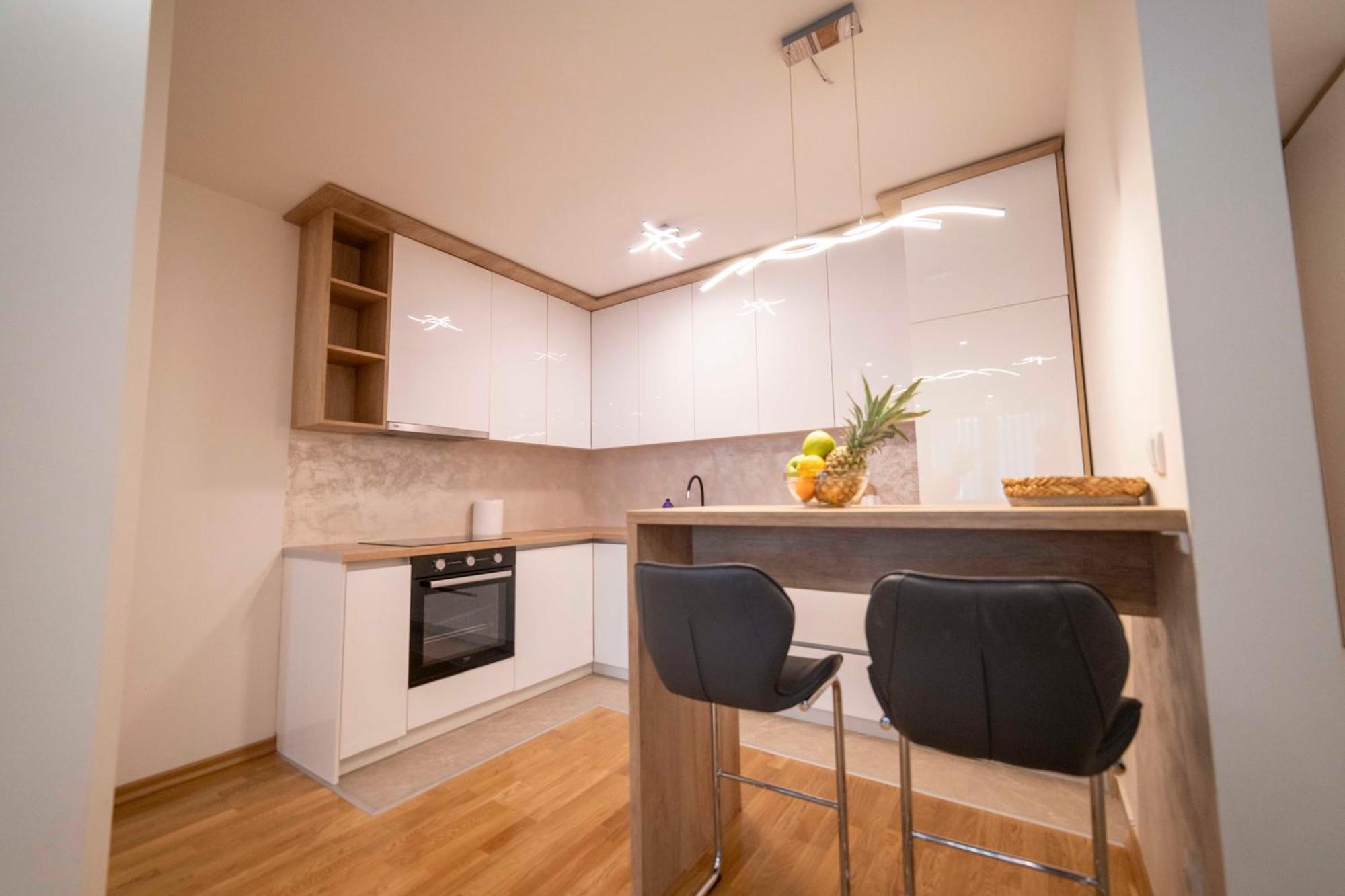 Lukavica Apartment 5 Star מראה חיצוני תמונה