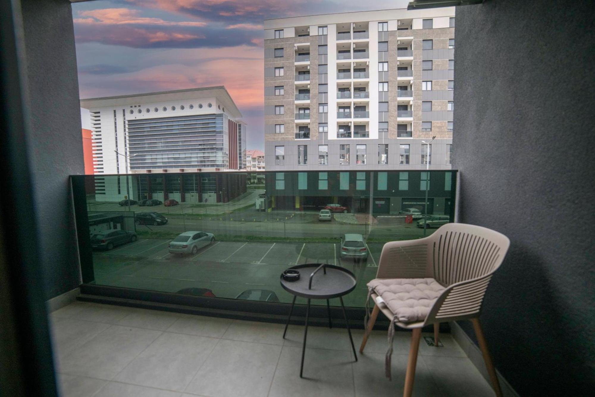 Lukavica Apartment 5 Star מראה חיצוני תמונה