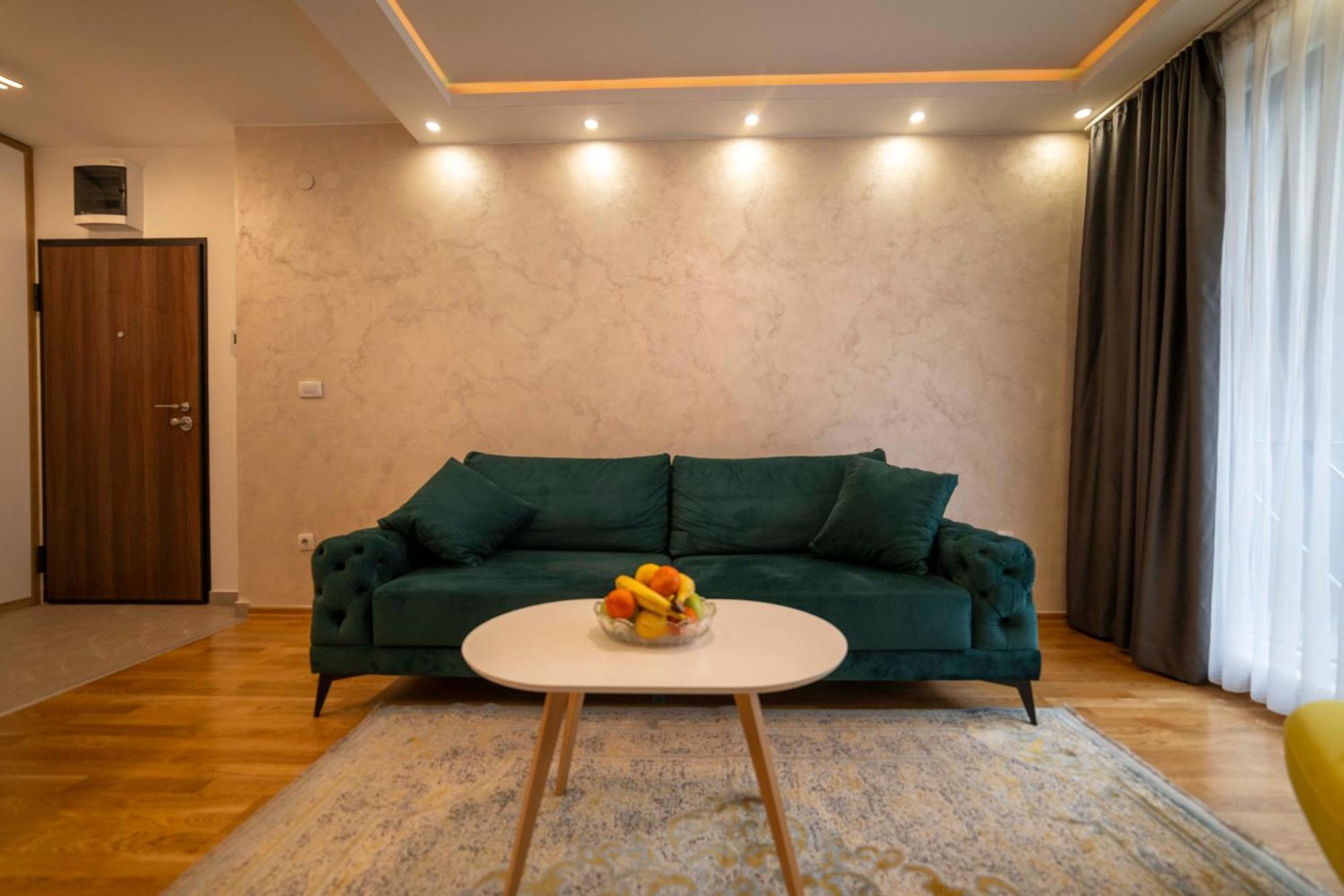 Lukavica Apartment 5 Star מראה חיצוני תמונה