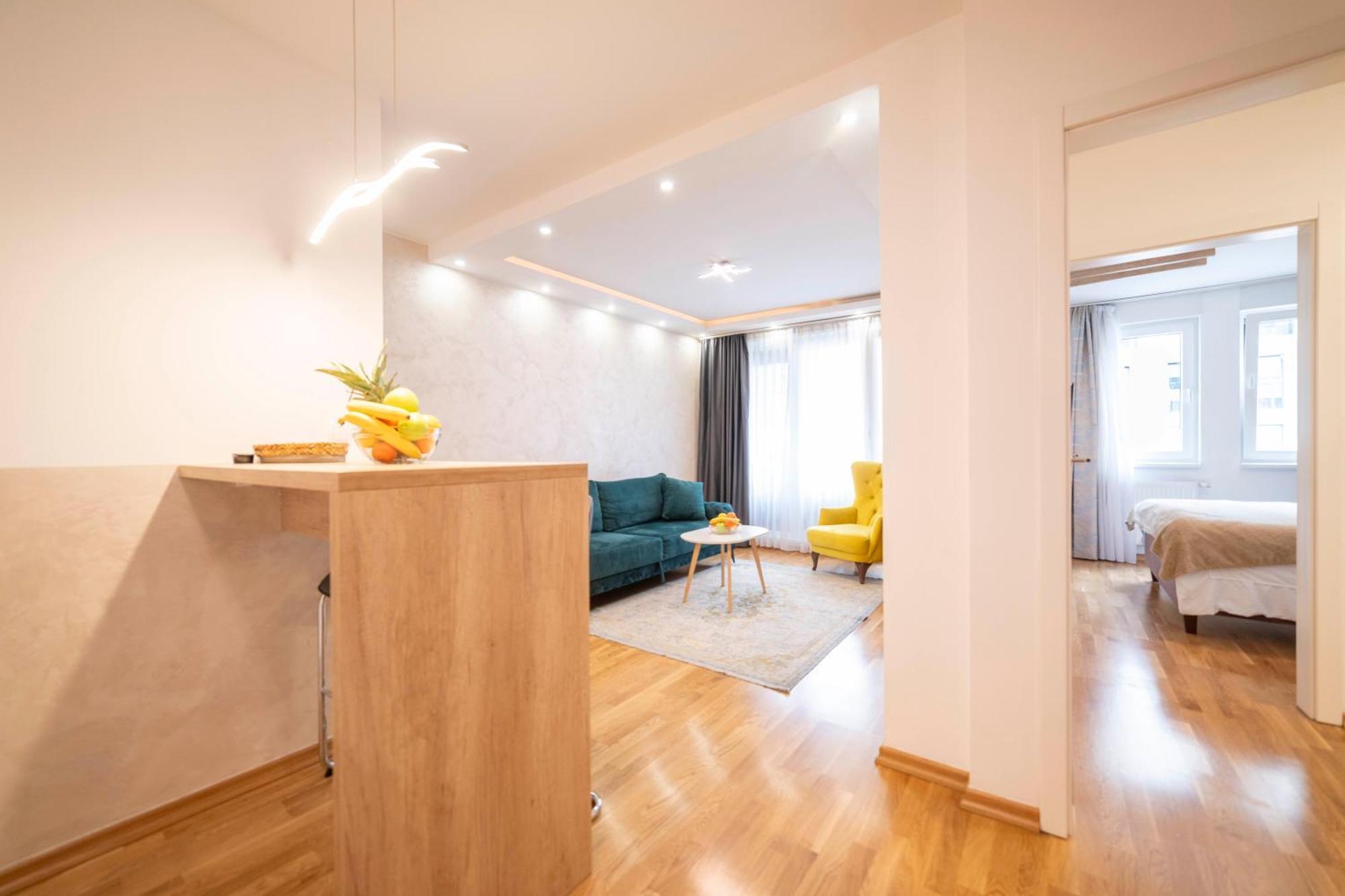 Lukavica Apartment 5 Star מראה חיצוני תמונה