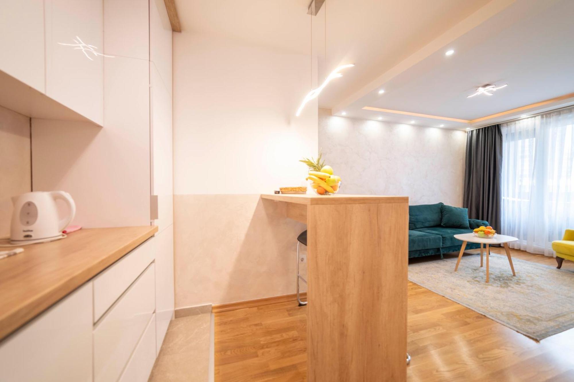 Lukavica Apartment 5 Star מראה חיצוני תמונה
